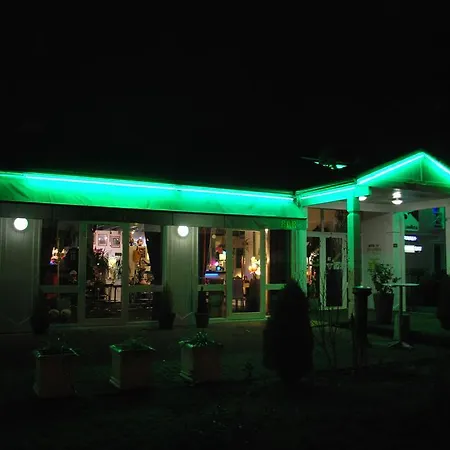 מלון L'escadrille Mérignac