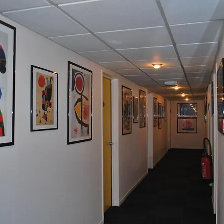 L'escadrille Hotel 2*