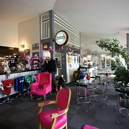 L'escadrille Hotel Merignac (Gironde)